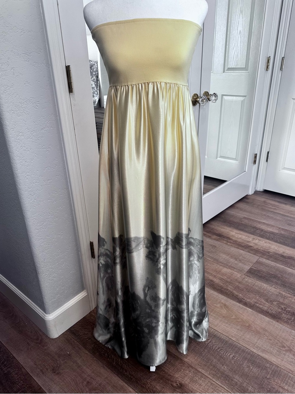 Anthropologie Strapless watercolor floral Maxi Dress in Yellow/Sage/Size M - Picture 7 of 15